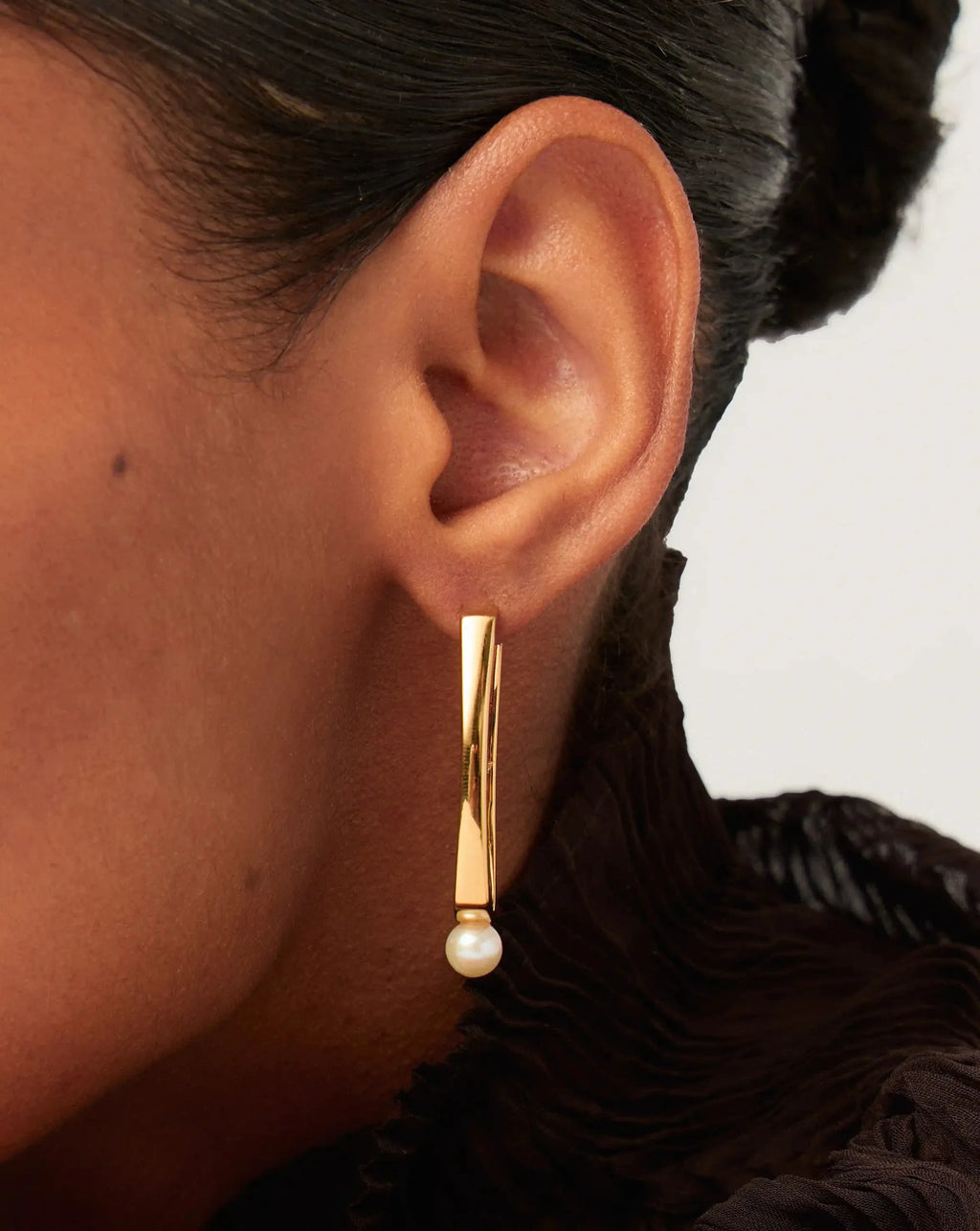 Button Pearl Ovate Hoop Earrings | 18ct Gold Plated/Pearl