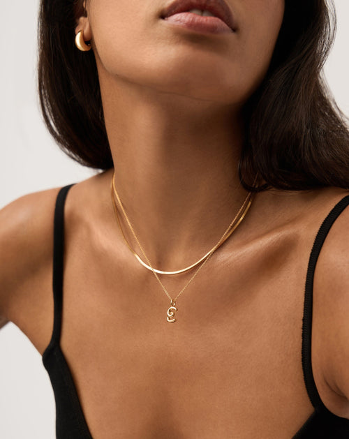 Curly Molten Mini Initial Necklace - E | 18ct Gold Vermeil