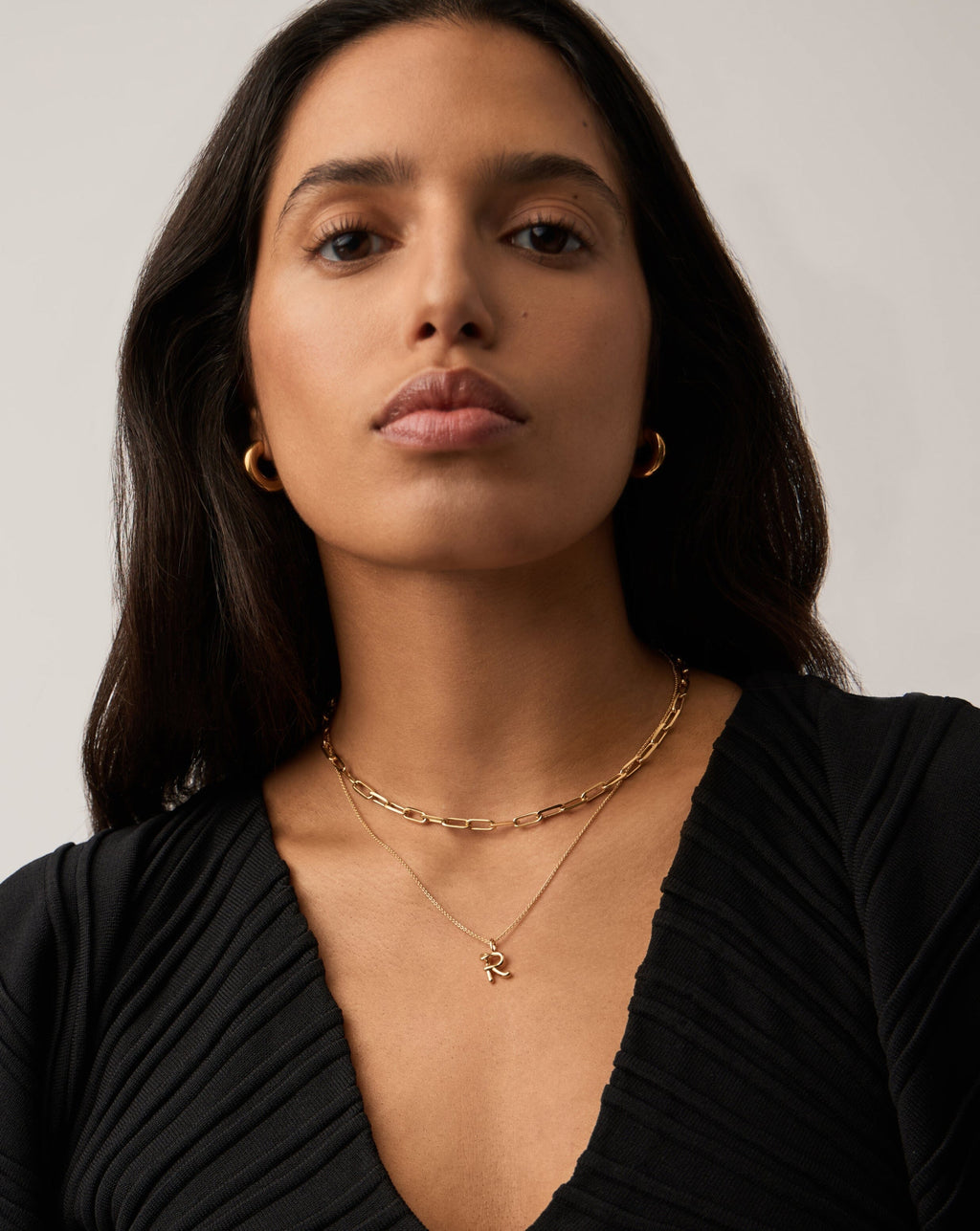 Curly Molten Mini Initial Necklace - R | 18ct Gold Vermeil