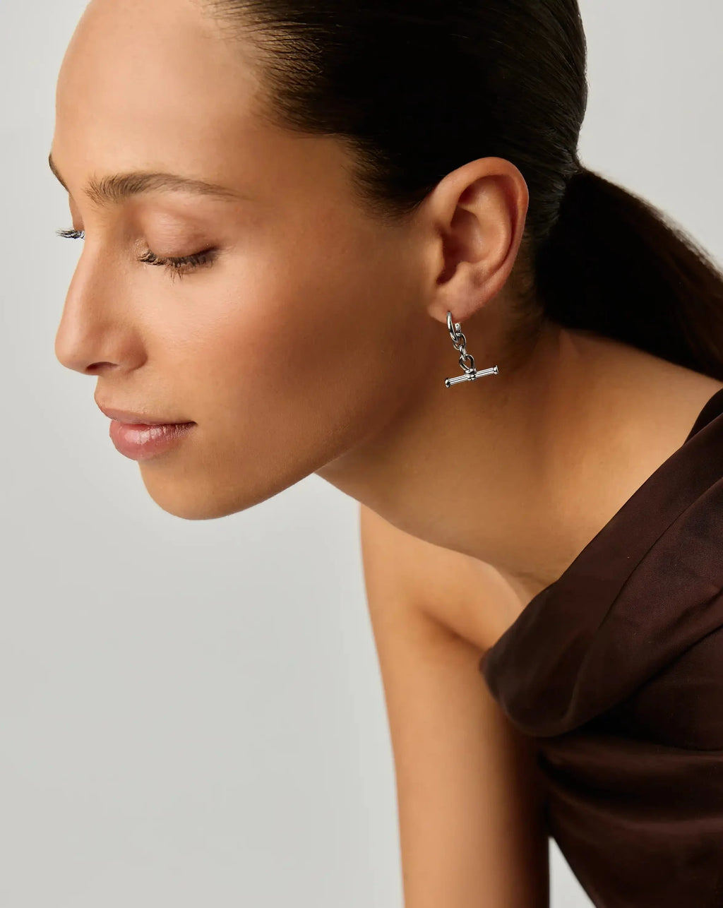 Ridge T-Bar Drop Huggies | Silver Plated