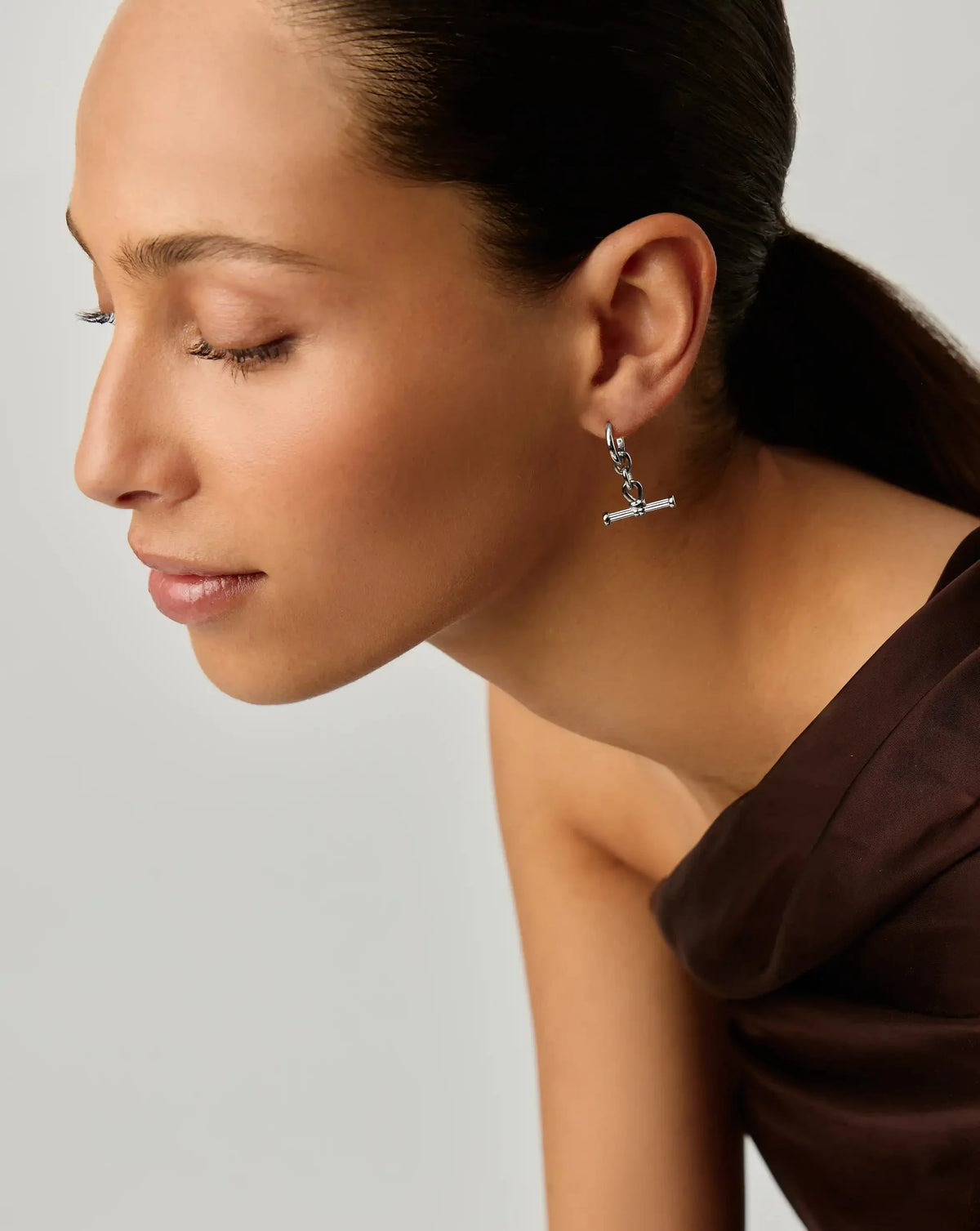 Ridge T-Bar Drop Huggies | Silver Plated