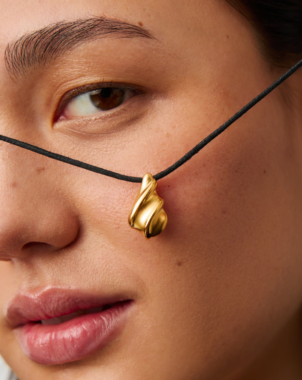 Savi Ridge Droplet Pendant Cord Necklace | 18ct Gold Plated