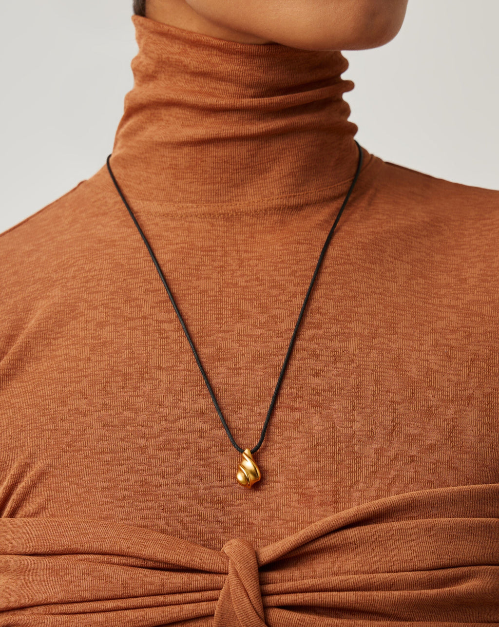 Savi Ridge Droplet Pendant Cord Necklace | 18ct Gold Plated