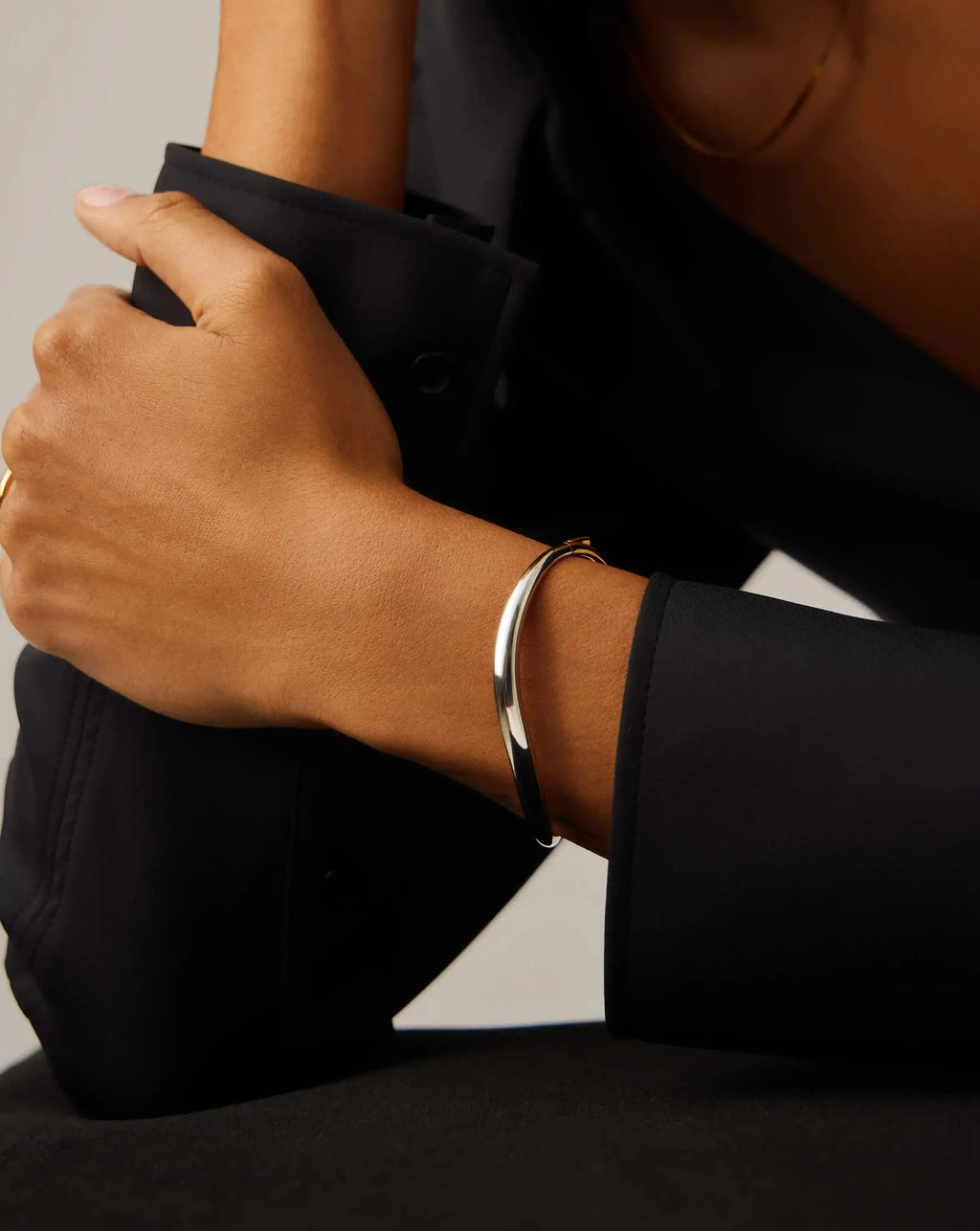 Savi Signature Hinged Bangle | Mixed Metal