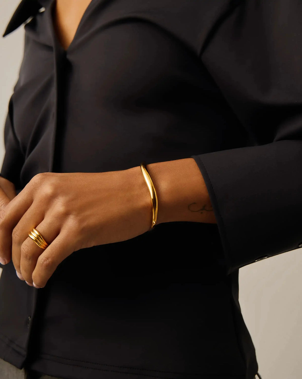 Savi Signature Hinged Bangle | Mixed Metal